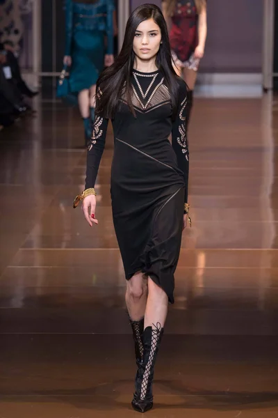 Look 32